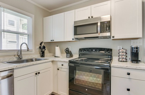 Biddleville House | < 2 Mi to Uptown Charlotte: Home w/Large Yard!
