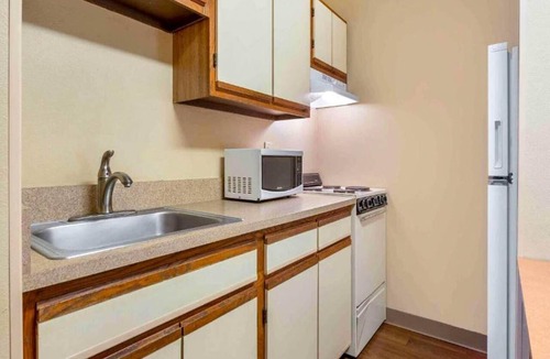 Indianapolis Apartment | 2 Queen Beds | Non-Smoking, Kitchen