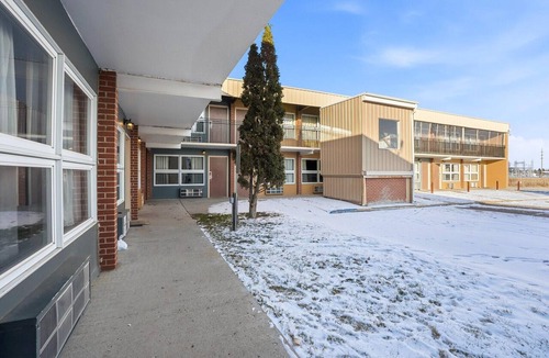 Devils Lake Apartment | 2 Queen Beds|Non-Smoking