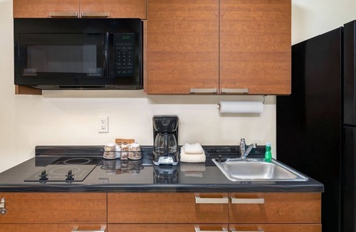 Monaca Hotel | 2 Quiet & Clean Rooms Ideal for Group Stay– Relax in Monaca