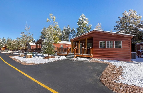 Pinetop Apartment | 2 Serene Units! Fish Show Low Lake, Hike, Golf & Bike + Free Parking