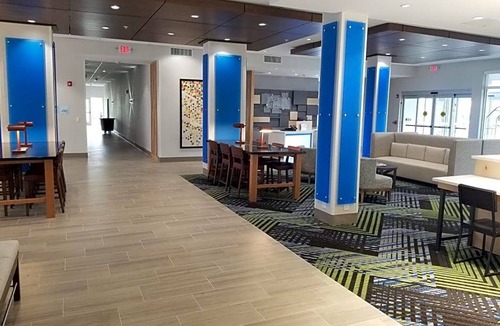 Fort Mill Hotel | 2-Star Hotel ∙ Holiday Inn Express & Suites - Fort Mill, an IHG Hotel