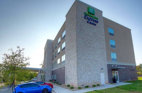 Fort Mill Hotel | 2-Star Hotel ∙ Holiday Inn Express & Suites - Fort Mill, an IHG Hotel