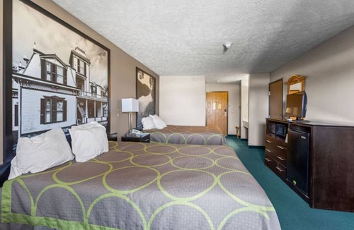 El Paso Hotel | 2 Units | El Paso Modern Stay | Clean Comfort & Easy Access to Bloomington