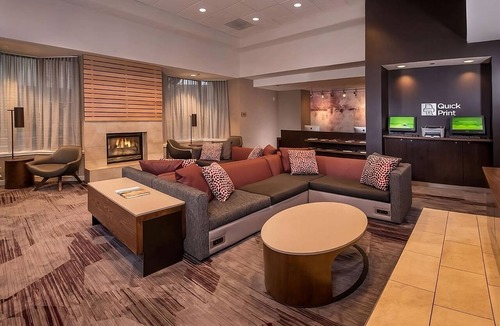 Rosslyn Hotel | 2 Units Near Arlington House, Pets Allowed, Onsite Starbucks