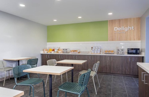 Clarion Hotel | 2 Value-Packed Rooms Great for Budget-Friendly Family/Group Getaways