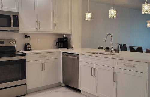 Island Estate Condo | 204, Water View-Clearwater Bch in 6 min, Pool/Gym