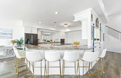 Toilla Segunda House | 20ft Beach Access, Sleeps 31, Pool, Bikes, Basketball,Ping Pong,2 Kitchens, Pets