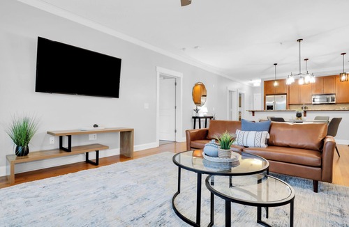 Old West Broad Neighborhood House | 2BDR in South Historic District | The Juliette