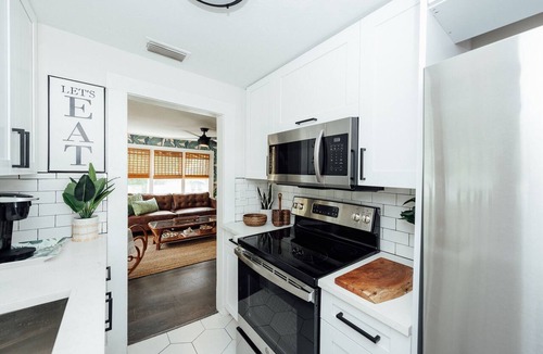 Historic Uptown Apartment | 2BR Furnished Tropical Paradise, Downtown St Petersburg