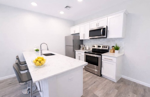 Mill River Apartment | 2BR Yale Visit Stay + Easy Parking