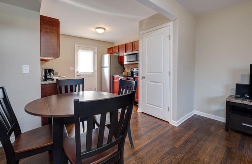 Chestnut Hill Apartment | 2nd Ave S Condo Unit 3