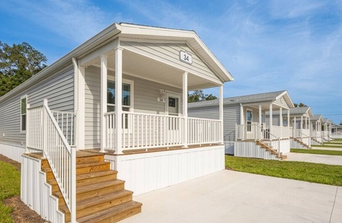 Fellowship House | 3 Accommodations for Large Groups with Pets | Parking Available | Ocala Stays!