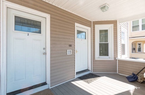 East Somerville Apartment | 3 bd 2 ba Unit