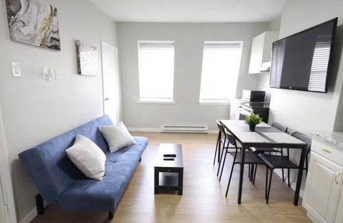 East Boston Apartment | 3 BDRM Apt Next to Airport/5 min to Downtown