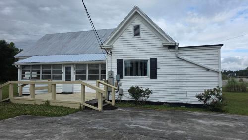 Core Creek Villa | 3 Bdrm Country Farmhouse with Free Boat Ramp Access