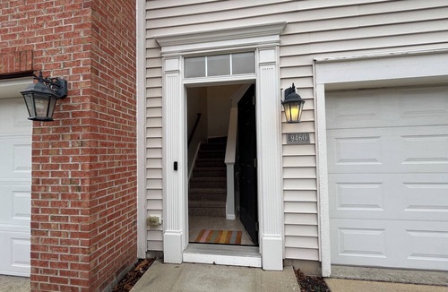Indianapolis House | 3 bed 2.5 bath townhome - TONS of natural light - in north Indianapolis