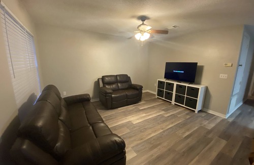 Baker House | 3 Bed/2 Bath/1 CG Updated Townhome