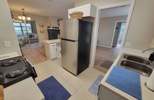 Crystal River House | 3 Bed/2 Bath Cottage near downtown Crystal River