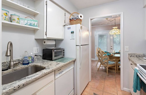 Demere Park Condo | 3 bedroom 2 bath condo. Walking to Pier/Village