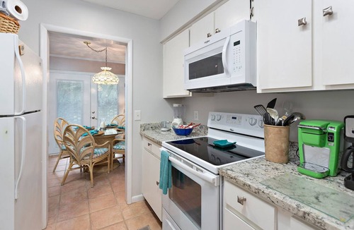 Demere Park Condo | 3 bedroom 2 bath condo. Walking to Pier/Village