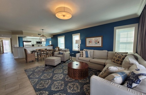 Vanderbilt Beach Condo | 3 Bedroom and 2 Bath with Panoramic Water Views Of Bay/Gulf & Pool/Spa/Beach