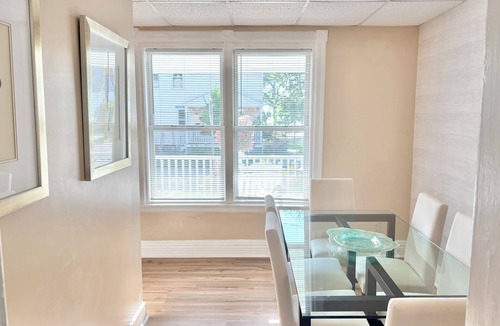 South End Apartment | 3-bedroom apartment in charming Southend Burlington