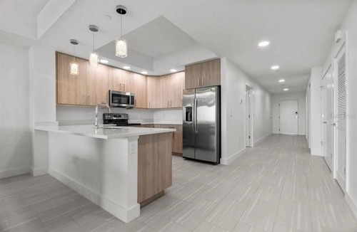 Island Estate Condo | 3-bedroom condo with optional boat slip. Walk to Clearwater Beach.