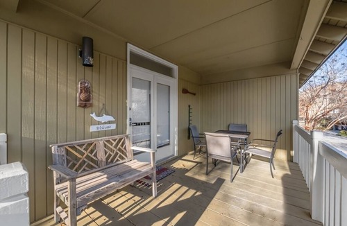 Myrtle Beach Cottage | 3 Bedroom Cottage with a short walk to the Beach