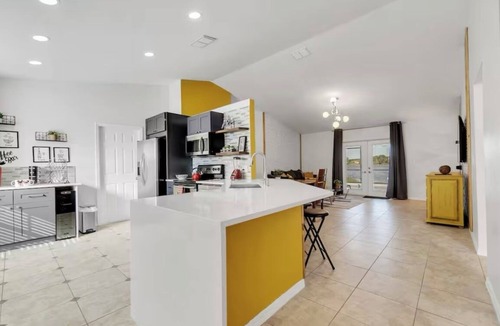 Sunridge Woods House | 3-bedroom house in cool Davenport with AC