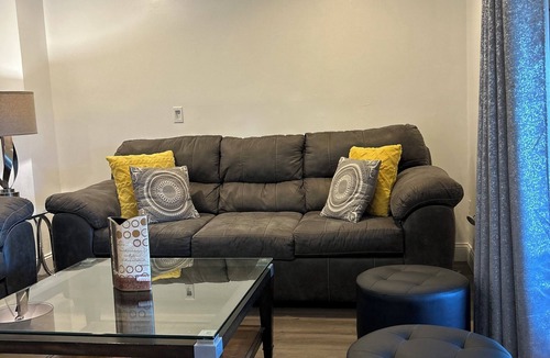 East Liberty House | 3-bedroom townhome in delightful Pittsburgh with WiFi, AC
