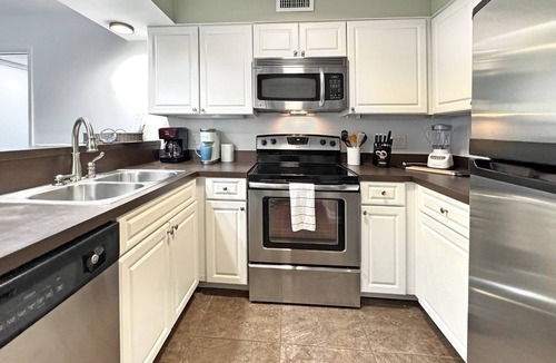 Wesley Chapel Condo | 3 BR Corner Unit Pond View Retreat | Ground Floor | 2 Patios | Optional Saddlebrook Resort Amenities
