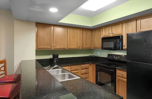 Myrtle Beach Hotel | 3 Coastal Units | Pool Retreat | 2.7 mi to WonderWorks Myrtle Beach