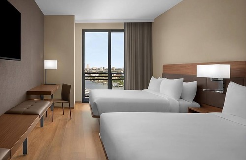 Clearwater Beach Hotel | 3 Elegant Rooms Perfect for Relaxation with Rooftop Pool and Poolside Lounger