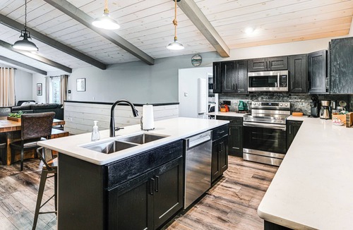Rome Cottage | 3 Mi to Sand Valley: Golf Retreat By the Beach!