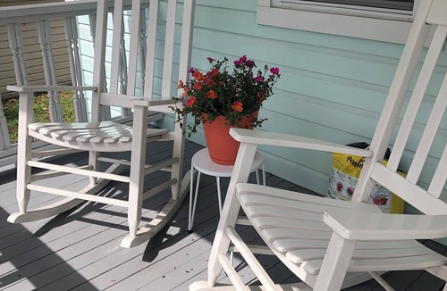 Springs at Kings Bay Cottage | 3 month minimum staynPerfect 1-bedroom cottage downtown Crystal River by spring.