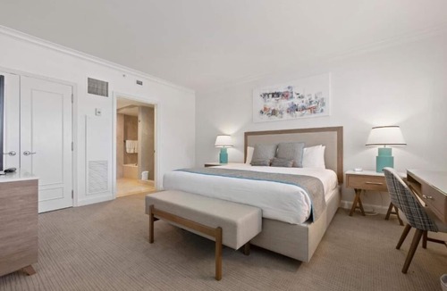 Central Beach Hotel | 3 Ocean View King Suites w/Beachfront Access, Pool and Spa