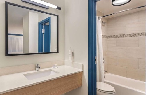 Hilton Head Island Hotel | 3 Pet-Friendly Oasis | Near Beach & Nature Trails | Outdoor Pool Access