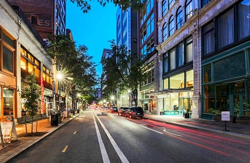 Cultural District Hotel | 3-Star Hotel ∙ Courtyard by Marriott Pittsburgh Downtown