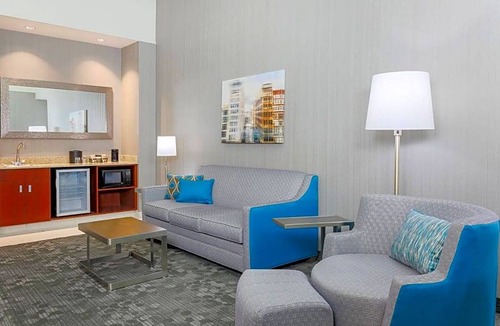 Cultural District Hotel | 3-Star Hotel ∙ Courtyard by Marriott Pittsburgh Downtown