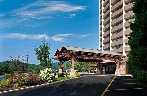 Gatlinburg Hotel | 3-Star Hotel ∙ The Park Vista - A DoubleTree by Hilton Hotel - Gatlinburg