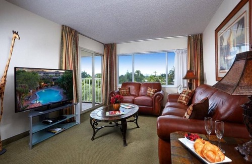 Moorings Hotel | 3 Units | Naples FL Stay | Near 9th St & Local Attractions