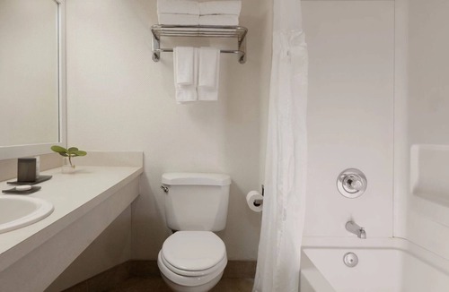 Pinellas Point Hotel | 3 Units | Serene Getaway w/Pool Access | Adventure & City Excitement Nearby