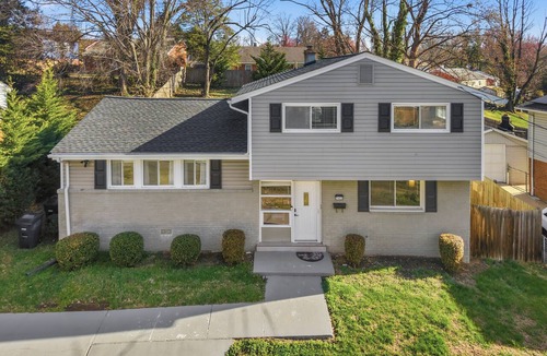 Oxon Hill House | 30+ nights, 4BR 2BA Near MGM Gaylord, Joint Base Andrews & DC, Move-In Ready