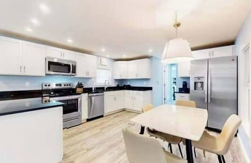 Frankford House | 37259 Alabama Dr