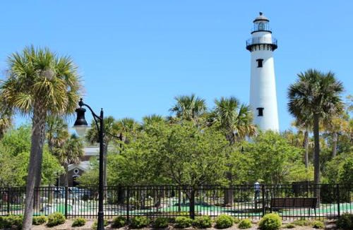 Brunswick House | 3BR Coastal Charm Near St Simons and FLETC