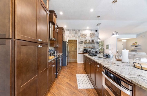 Wesley Chapel South House | 3BR Wesley Chapel Retreat with Private Pool Pet-Friendly Spacious Parking