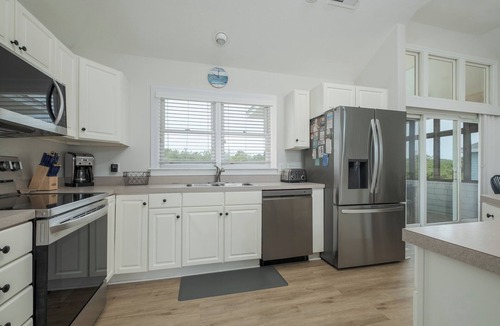 Ocean Sands House | 3min walk to beach! Dogs OK, Private Pool, Hot Tub