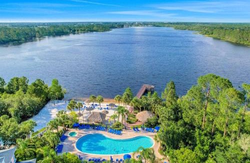 Bahama Bay House | 3rd floor condo w balcony tennis court gym near theme parks sauna