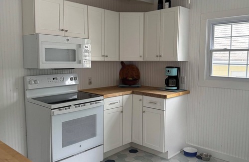 Niantic House | 4-BdRm Home at Black Point Beach, E. Lyme - WiFi + AC! JUN-AUG 2026 WKLY RENTAL